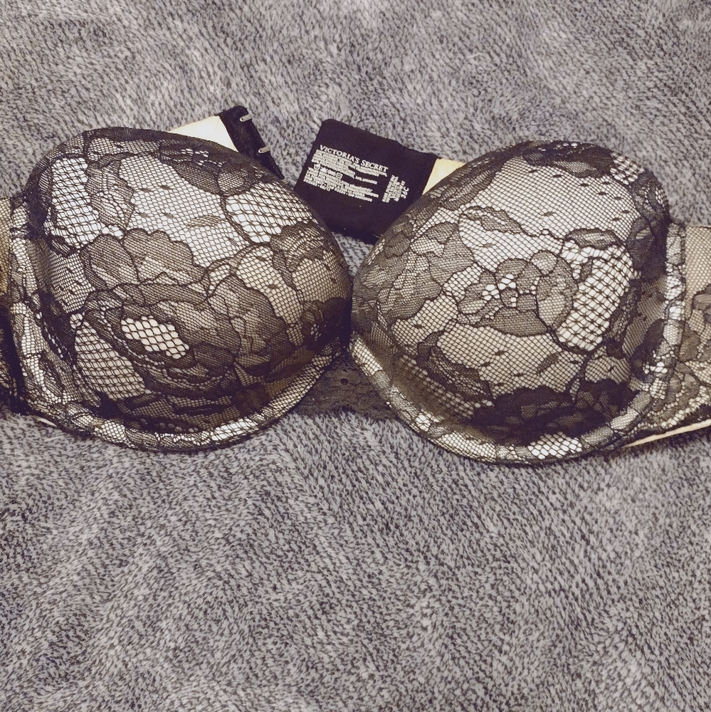 Victoria secret lace strapless bra 36C